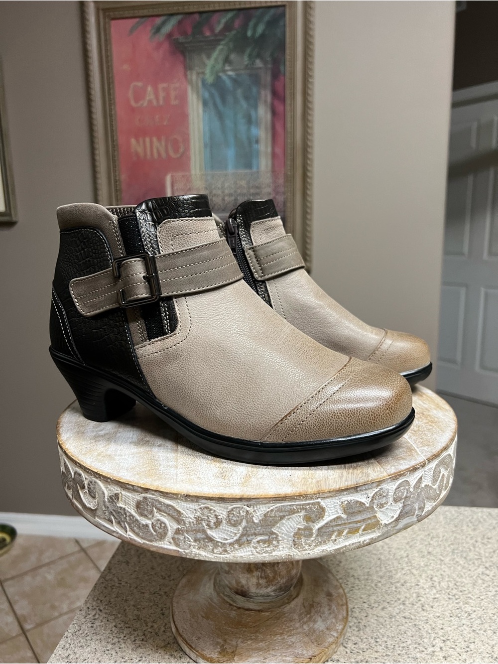 Orthofeet “Emma”…Two-Tone Leather Ankle Booties with Decorative Buckle 8W